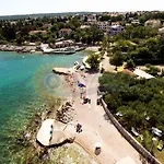 1 * Malinska
