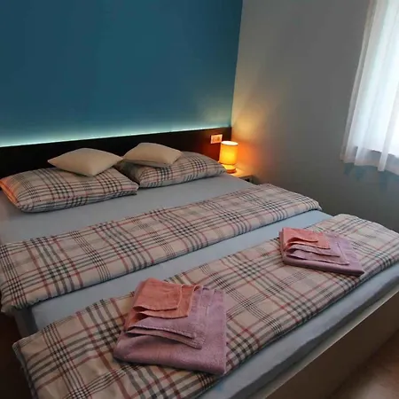 Apartmán 1 *